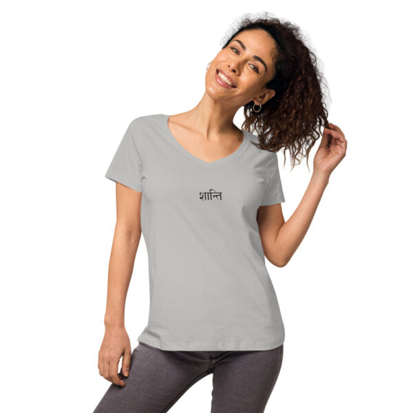 Eng anliegendes Bio-T-Shirt mit V-Ausschnitt – Shanti